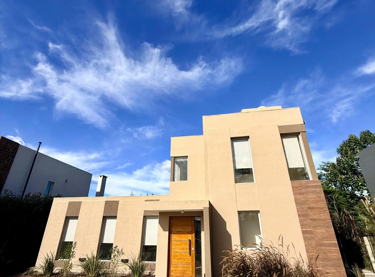 Casa en alquiler en Lomas de City Bell 1