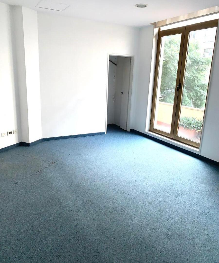 Foto de Alquiler piso de oficinas 5 despachos con balcón en Microcentro, imagen 5