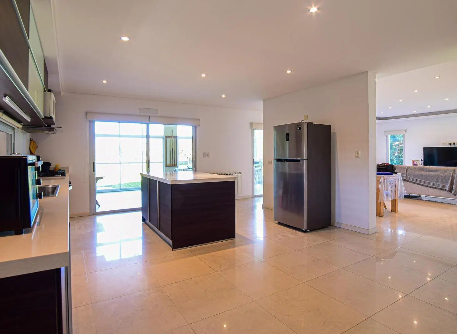Venta casa 4 ambientes 212,47 m² jardin parrilla Barrio Los Talas Canning 3