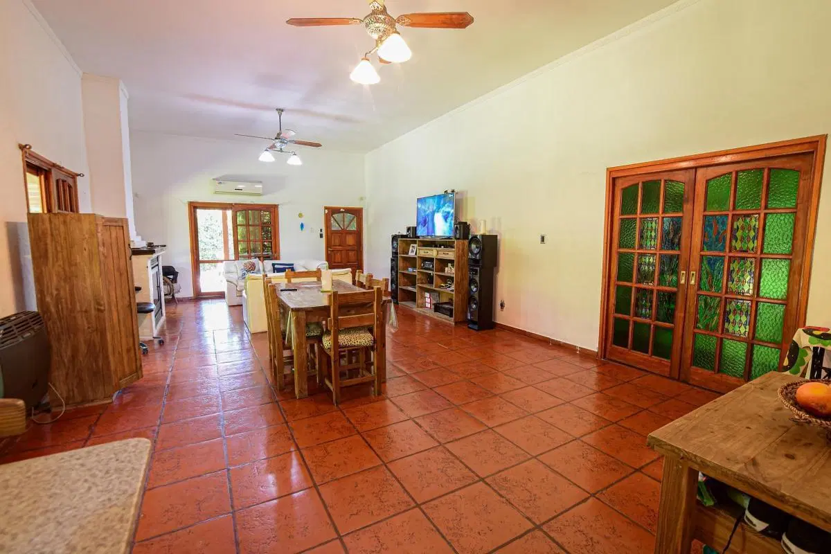 Venta casa 4 ambientes 372 m2 con pileta y parrilla en Ezeiza 3