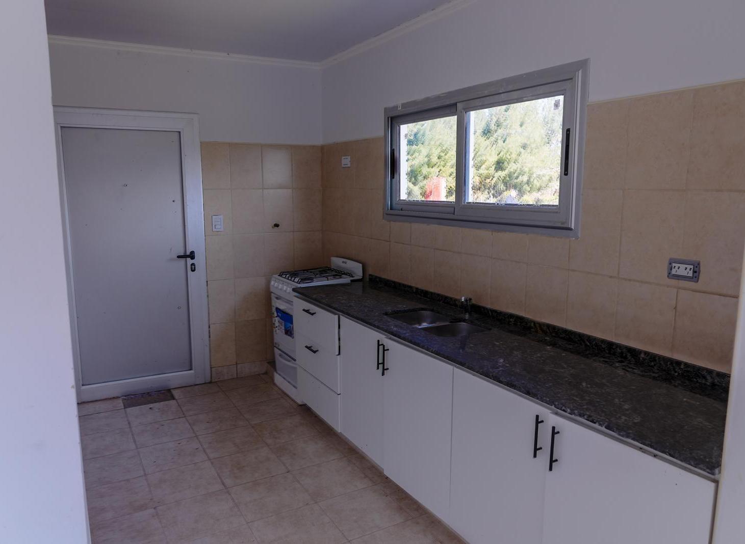 Foto de Venta Casa de 89 m2 cochera y parque en Colón Entre Rios, imagen 3