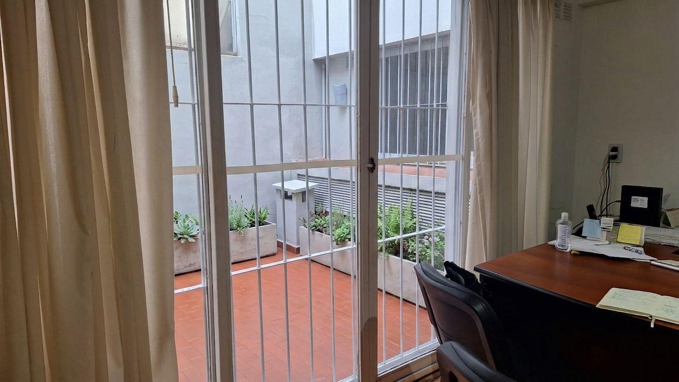 Foto de Venta Oficina de 58 m² con patio propio Galería de La Flor San Nicolás, imagen 2