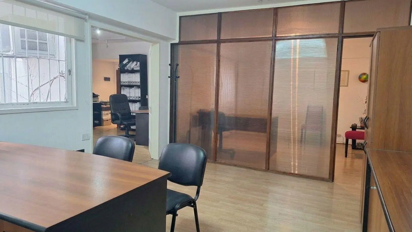 Venta Oficina de 58 m² con patio propio Galería de La Flor San Nicolás 4