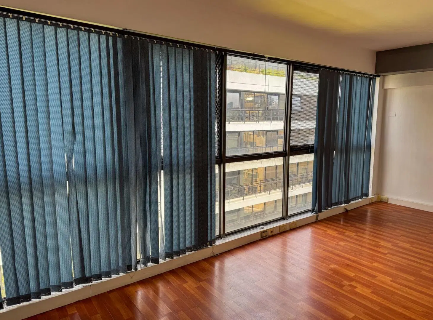 Alquiler de oficina 4 ambientes 97 m²  en Monserrat 5