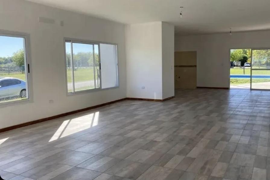 Foto de Alquiler casa 4 ambientes con pileta en San Sebastián, imagen 4