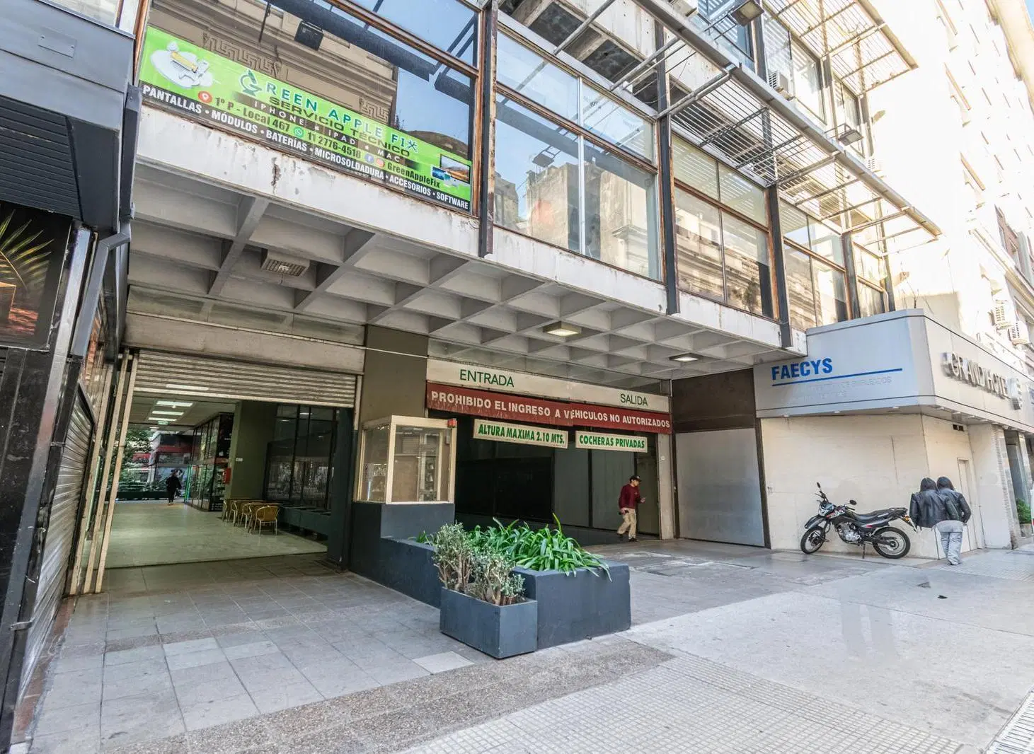 Alquiler Local Comercial 27.84 m2 galería jardín Microcentro 3