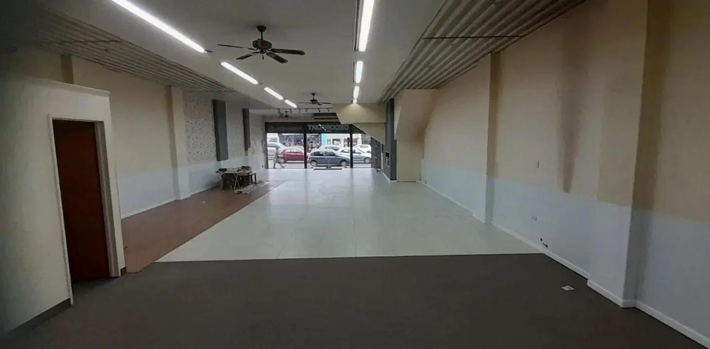 Venta local comercial en PH sobre Avenida 7 La Plata 6