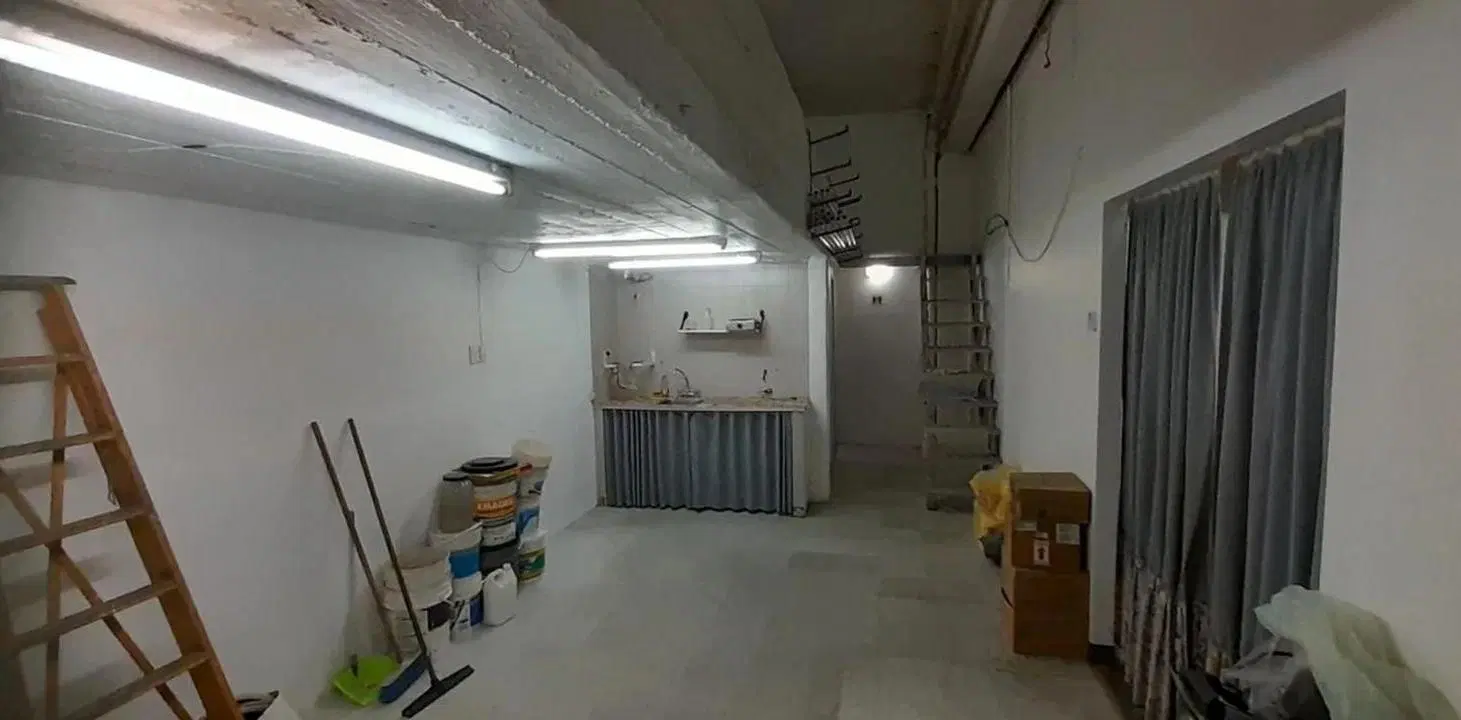 Venta local comercial en PH sobre Avenida 7 La Plata 4
