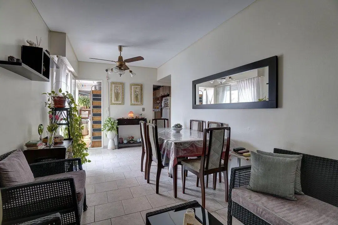 Venta Departamento 4 ambientes con balcón y cochera en Floresta 3