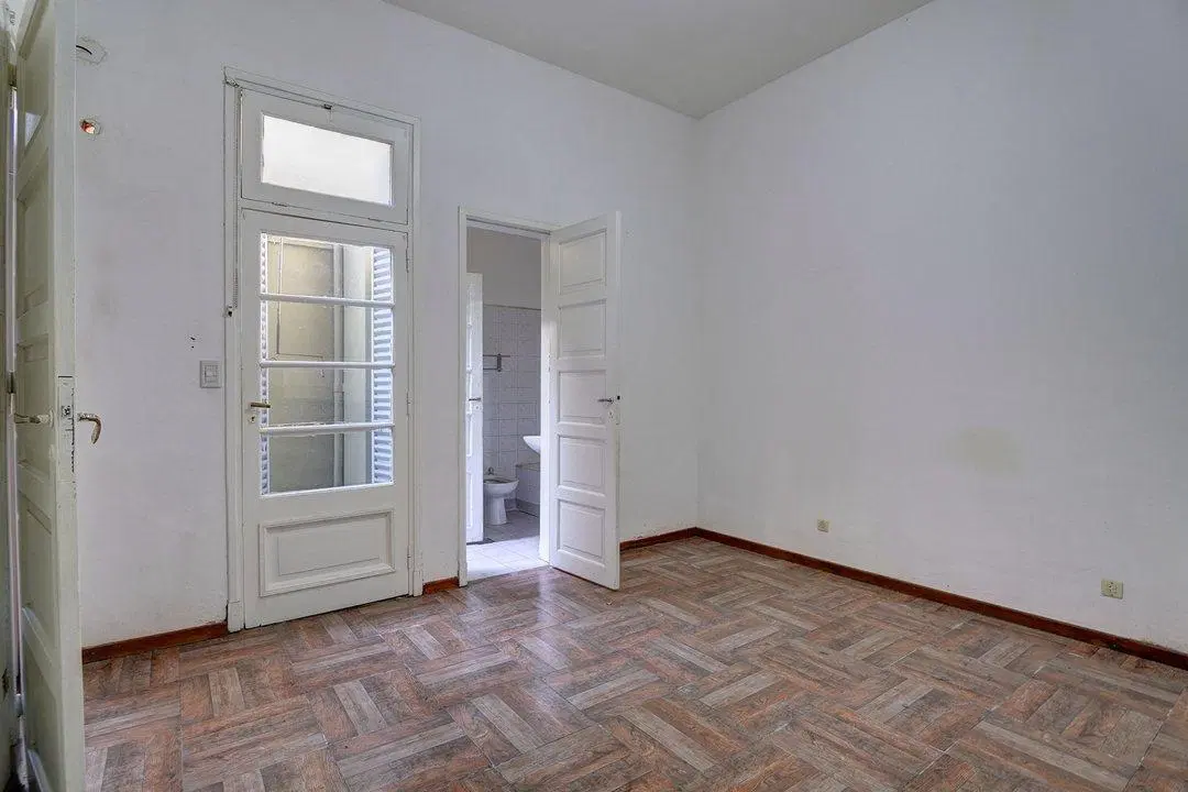 Venta Casa de 6 ambientes doble terraza Vélez Sársfield 3