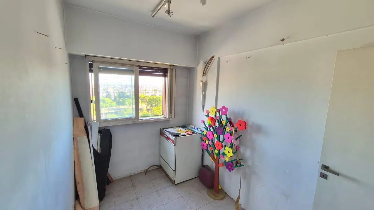 Venta departamento 3 ambientes 101 m2 con cochera en Parque Chacabuco 8