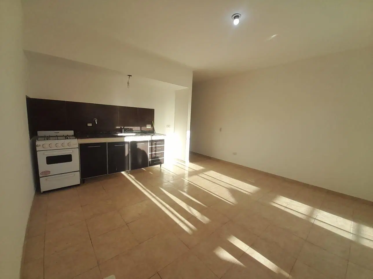 Venta Departamento 2 ambientes 37.5 m2 balcon y cochera José C Paz 5