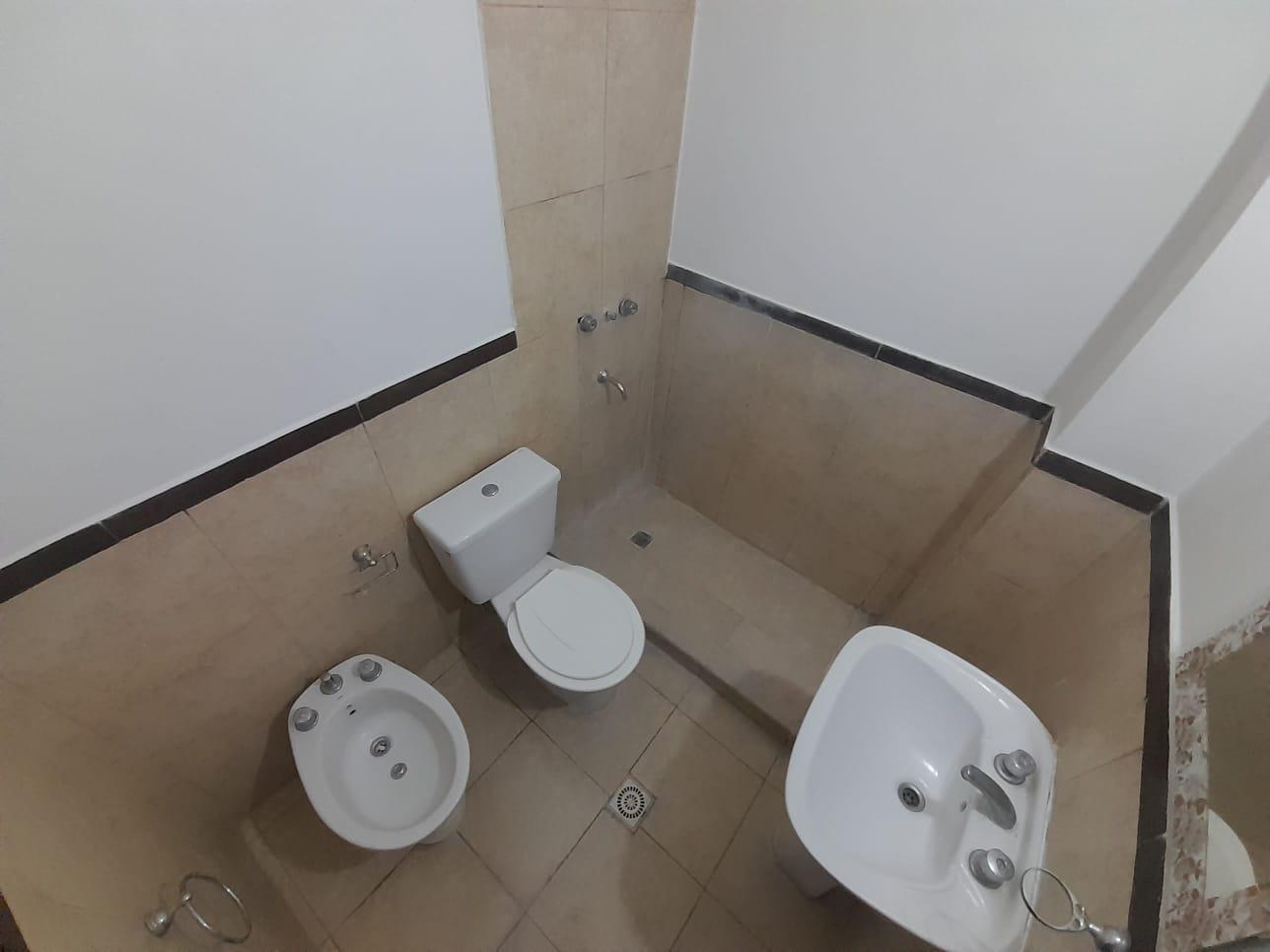 Foto de Venta Departamento 2 ambientes 37.5 m2 balcon y cochera José C Paz, imagen 4