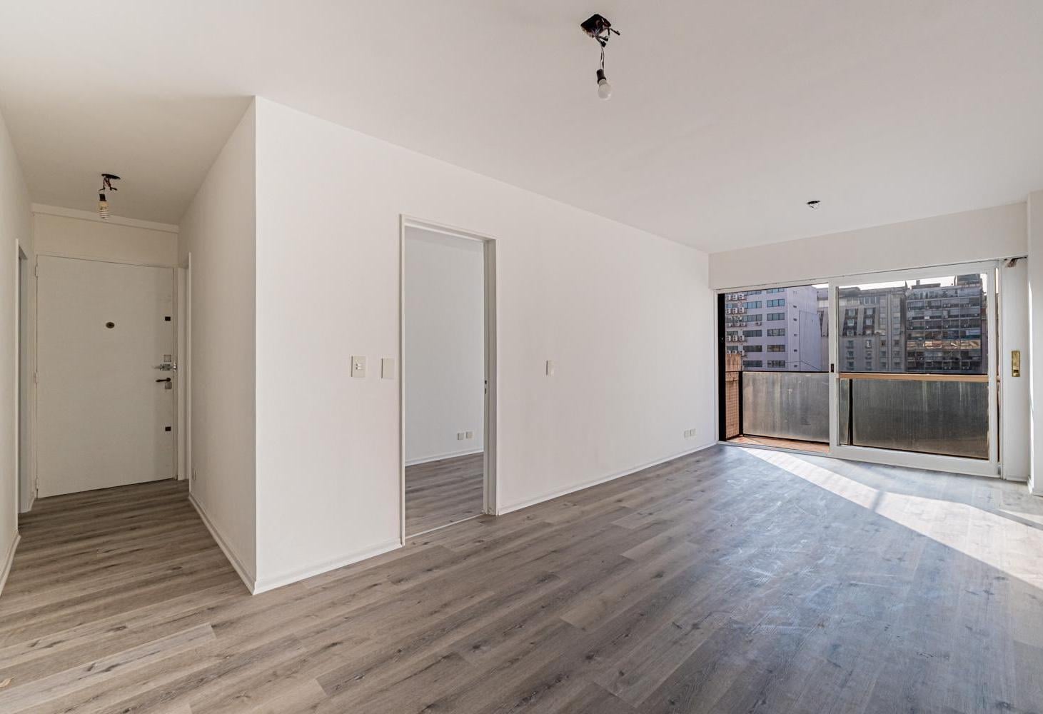 Foto de Venta departamento 2 ambientes 49 m² con balcón y baulera Microcentro, imagen 3