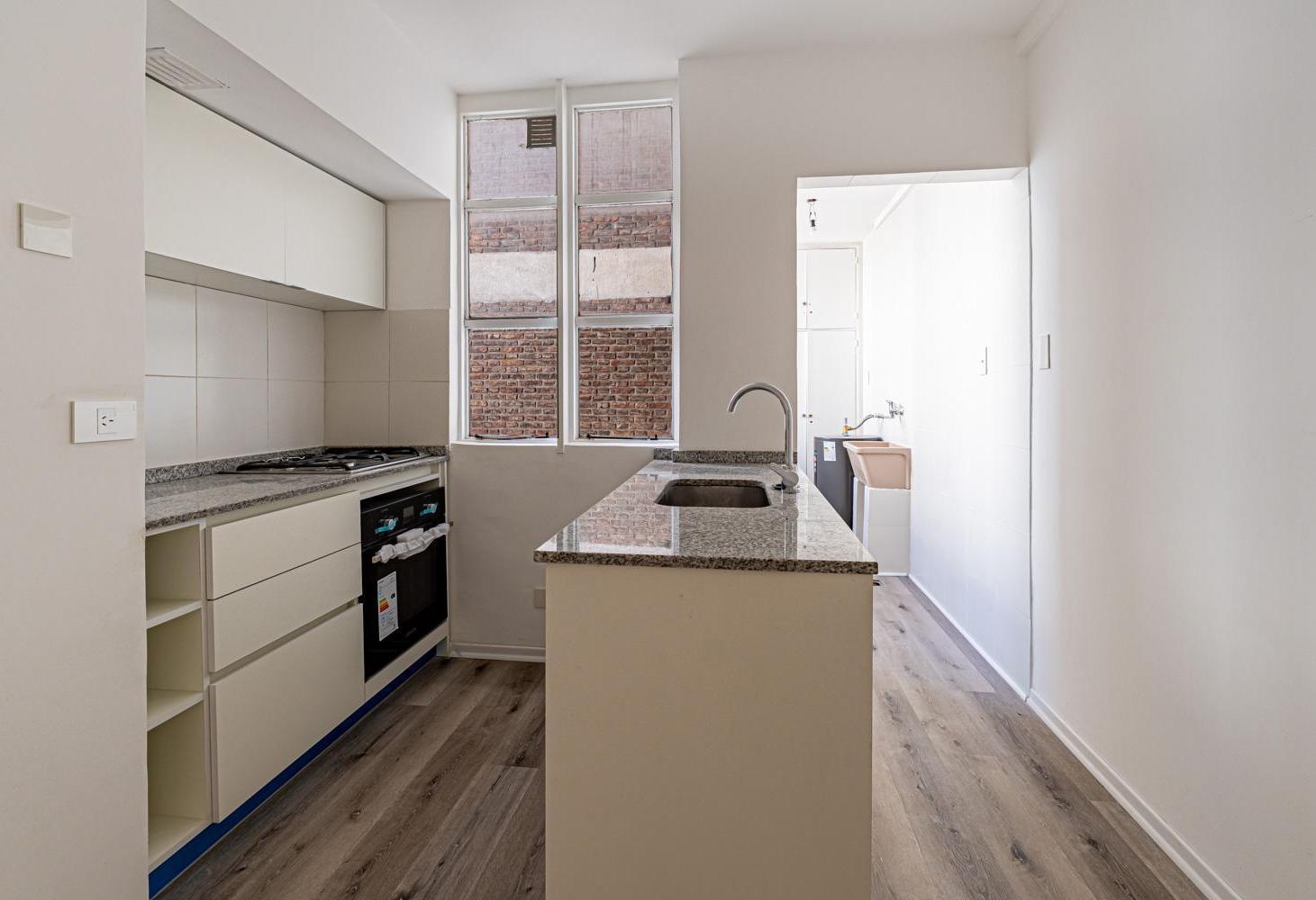 Foto de Venta departamento 4 ambientes 83 m2 con balcón y baulera Microcentro, imagen 5