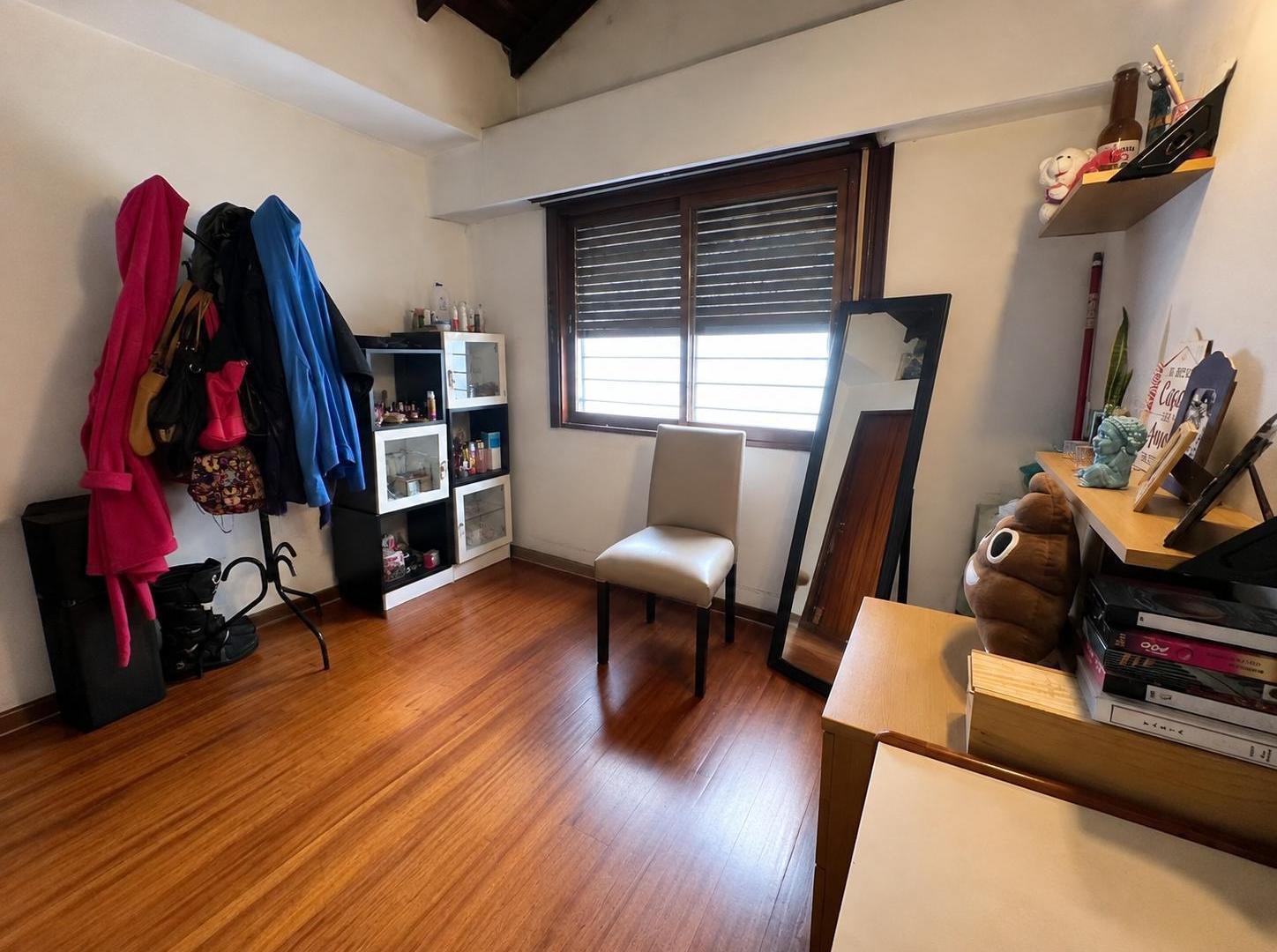 Foto de Venta casa dúplex 3 ambientes con cochera y parrilla en Castelar, imagen 3