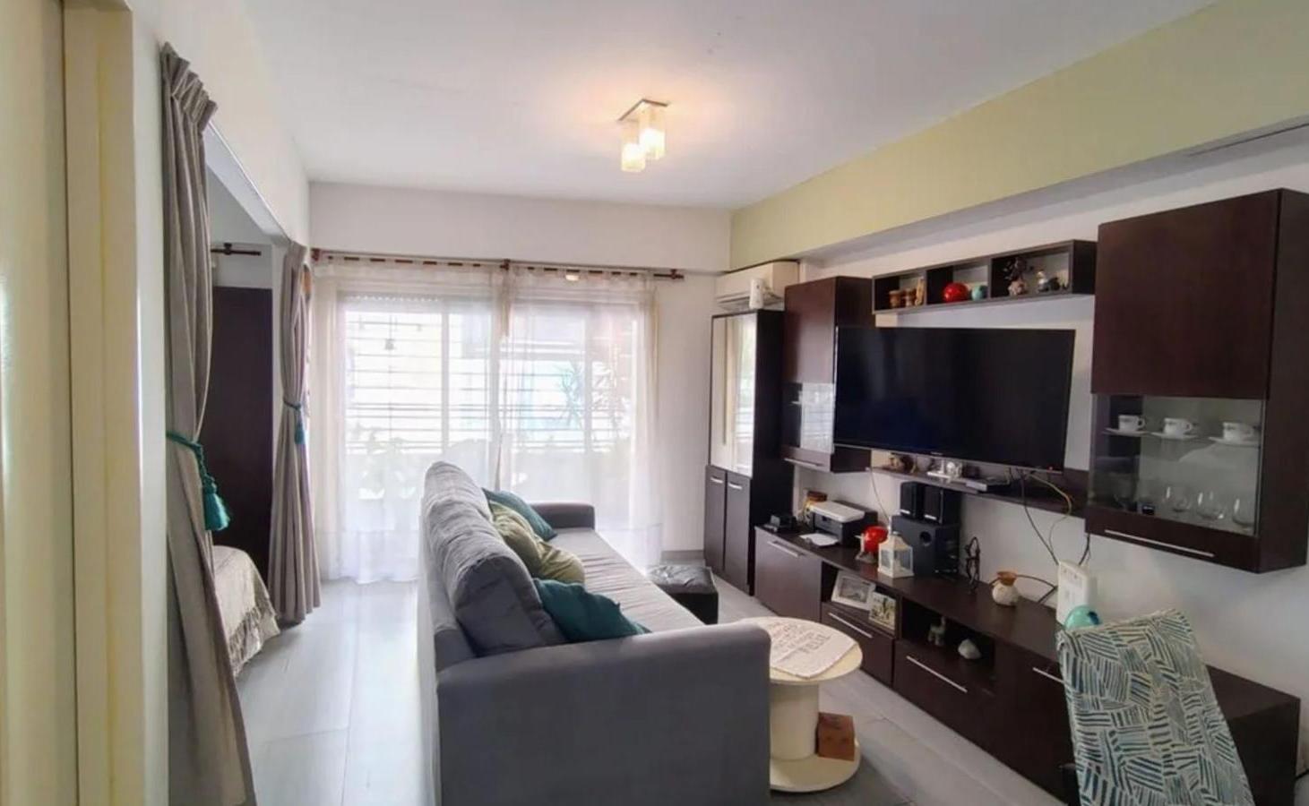 Foto de Venta Departamento 2 ambientes 40 m2 con balcón y cochera en Balvanera, imagen 1