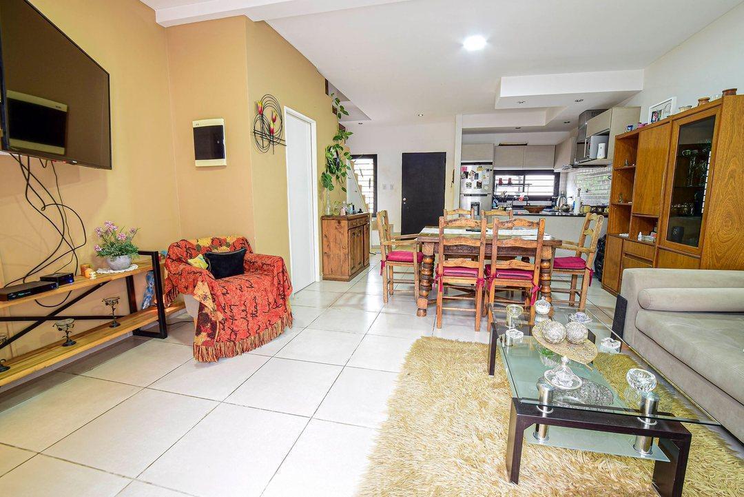 Foto de Venta Casa Dúplex 3 ambientes Esteban Echeverría, imagen 1
