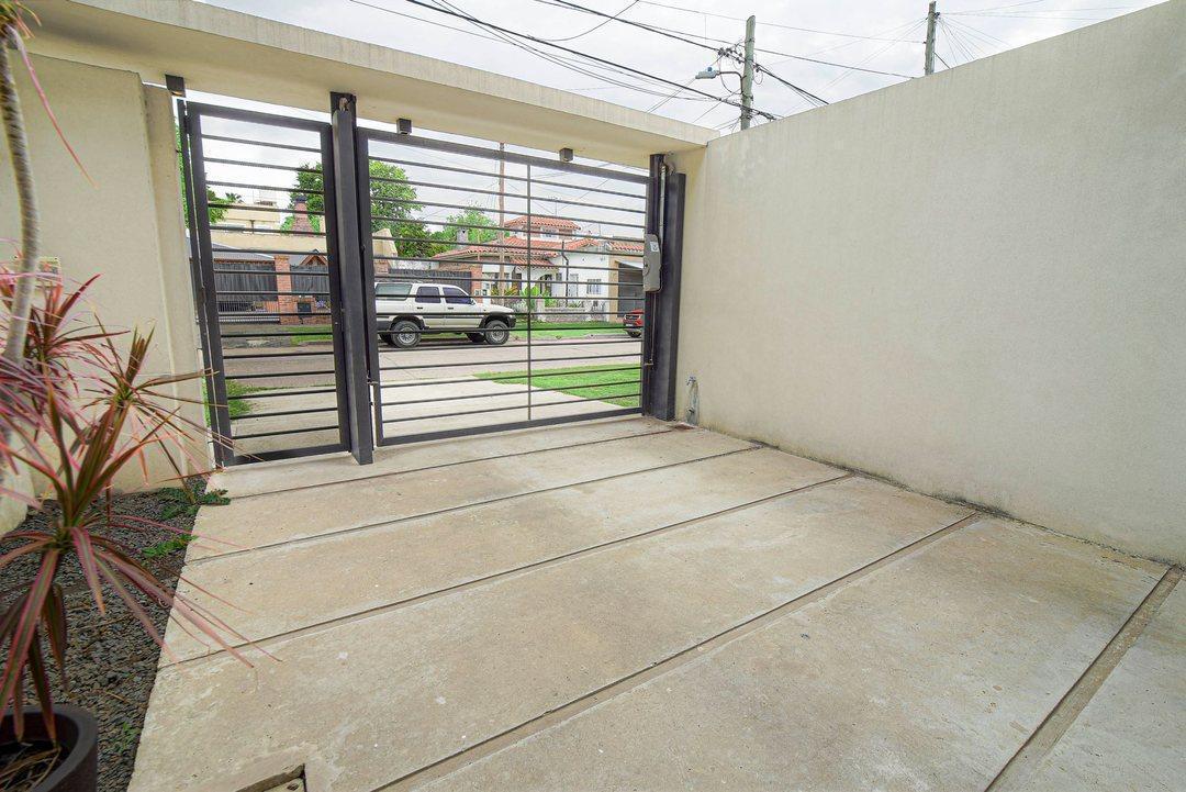 Foto de Venta Casa Dúplex 3 ambientes Esteban Echeverría, imagen 2