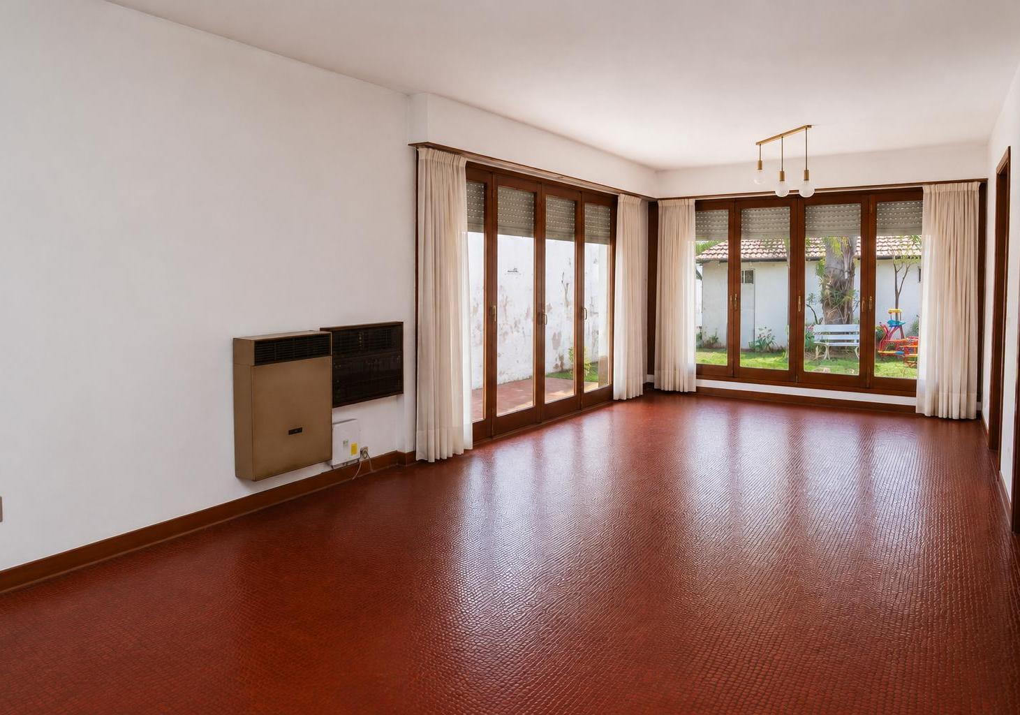 Foto de Venta casa 4 ambientes con jardín y cochera en Quilmes, imagen 5