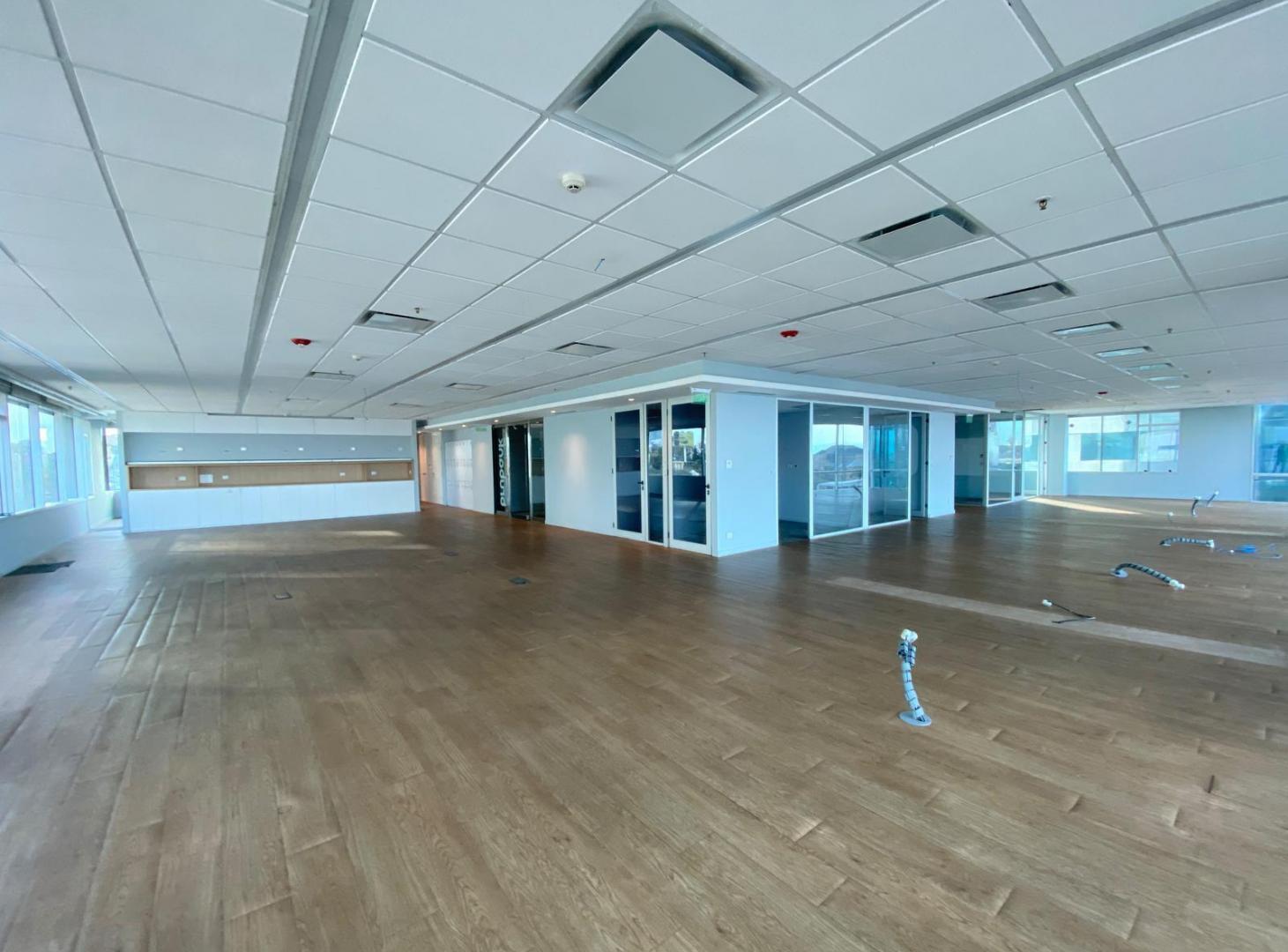 Foto de Alquiler Oficina 557 m2 planta entera 9 cocheras Edif. Proa Vicente, imagen 5