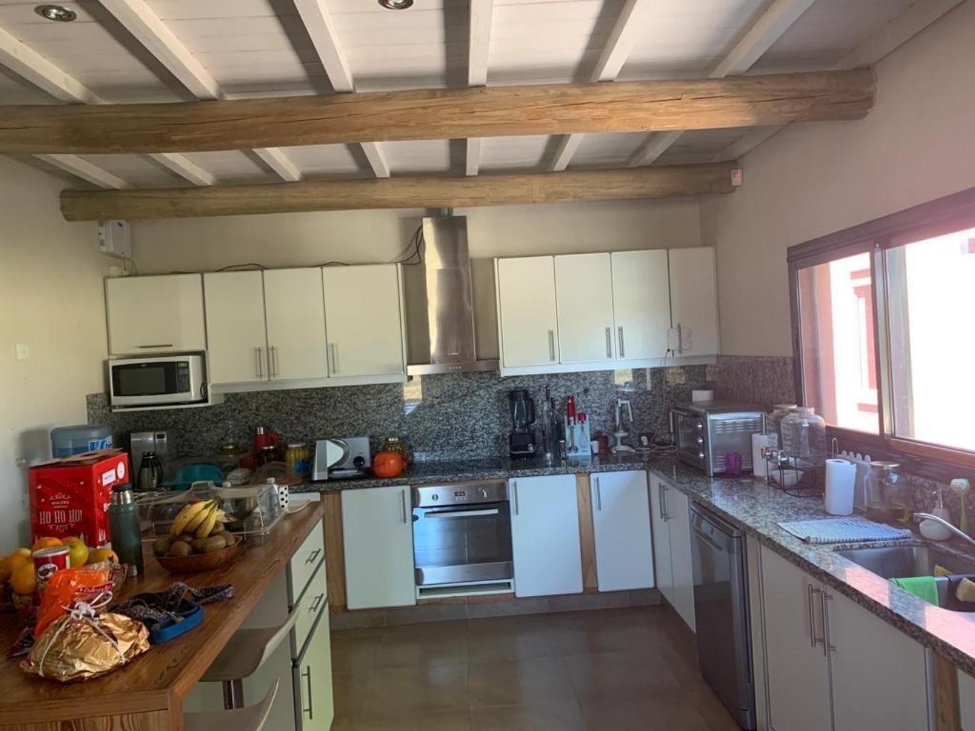 Foto de Venta Casa 5 ambientes 420 m2 cocheras pileta quincho en La Primavera, imagen 1