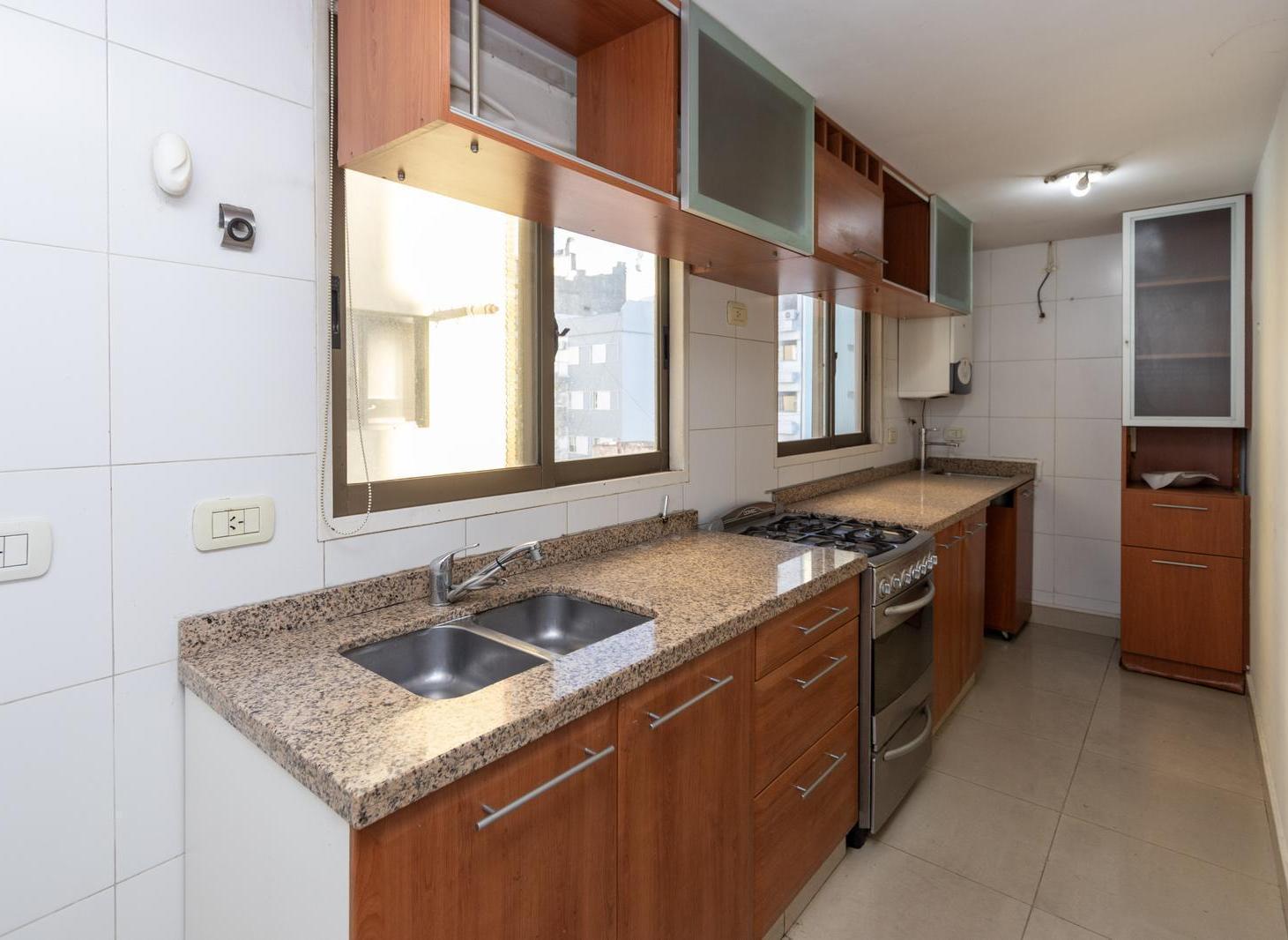 Foto de Venta departamento 3 ambientes con balcón amplio 2 cocheras en Caballito, imagen 4