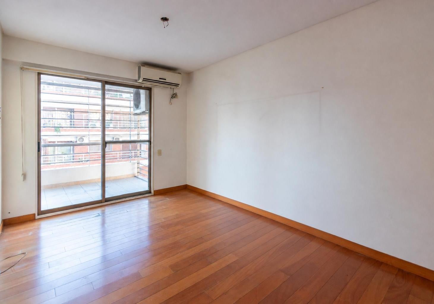 Foto de Venta departamento 3 ambientes con balcón amplio 2 cocheras en Caballito, imagen 1