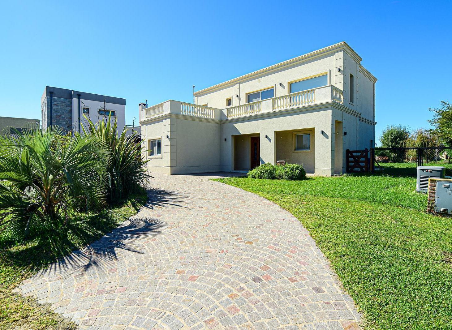 Foto de Venta casa 4 ambientes 212,47 m² jardin parrilla Barrio Los Talas, imagen 2