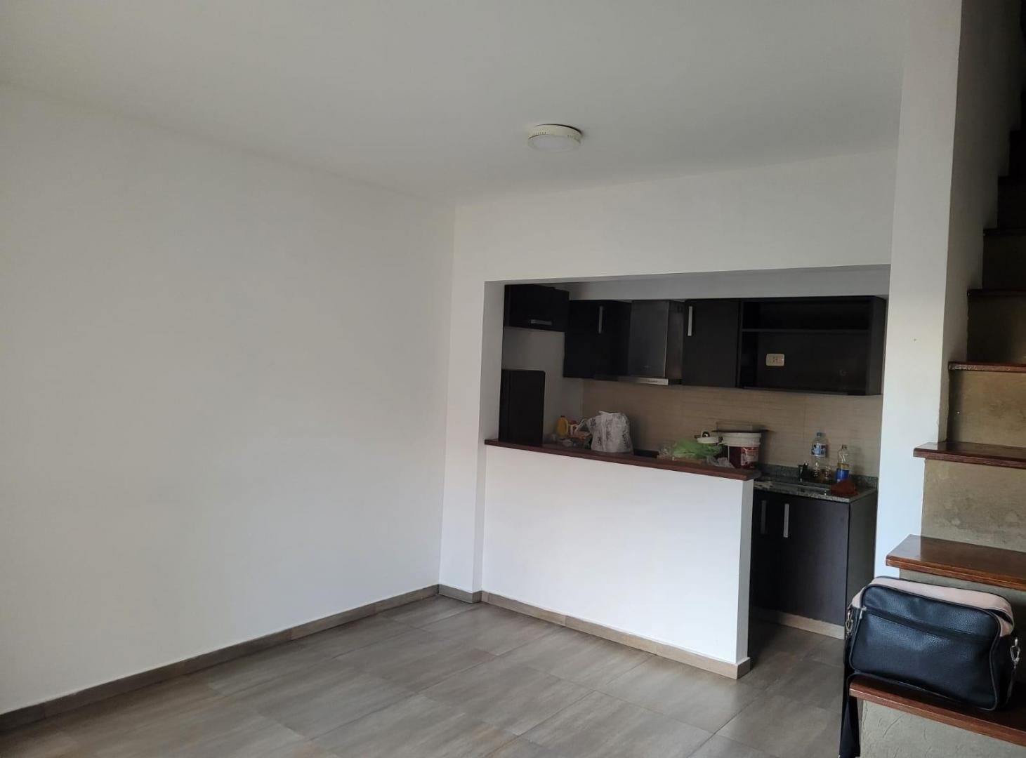 Foto de Venta PH 3 ambientes con parrilla y patio en Quilmes, imagen 1