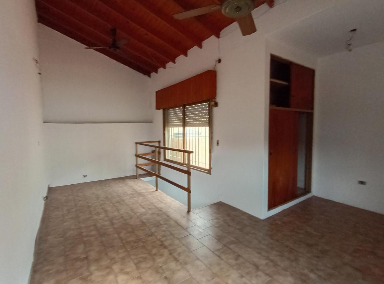 Foto de Venta PH 2 ambientes 94 m2 con amplio entre piso terraza en Lanús, imagen 4