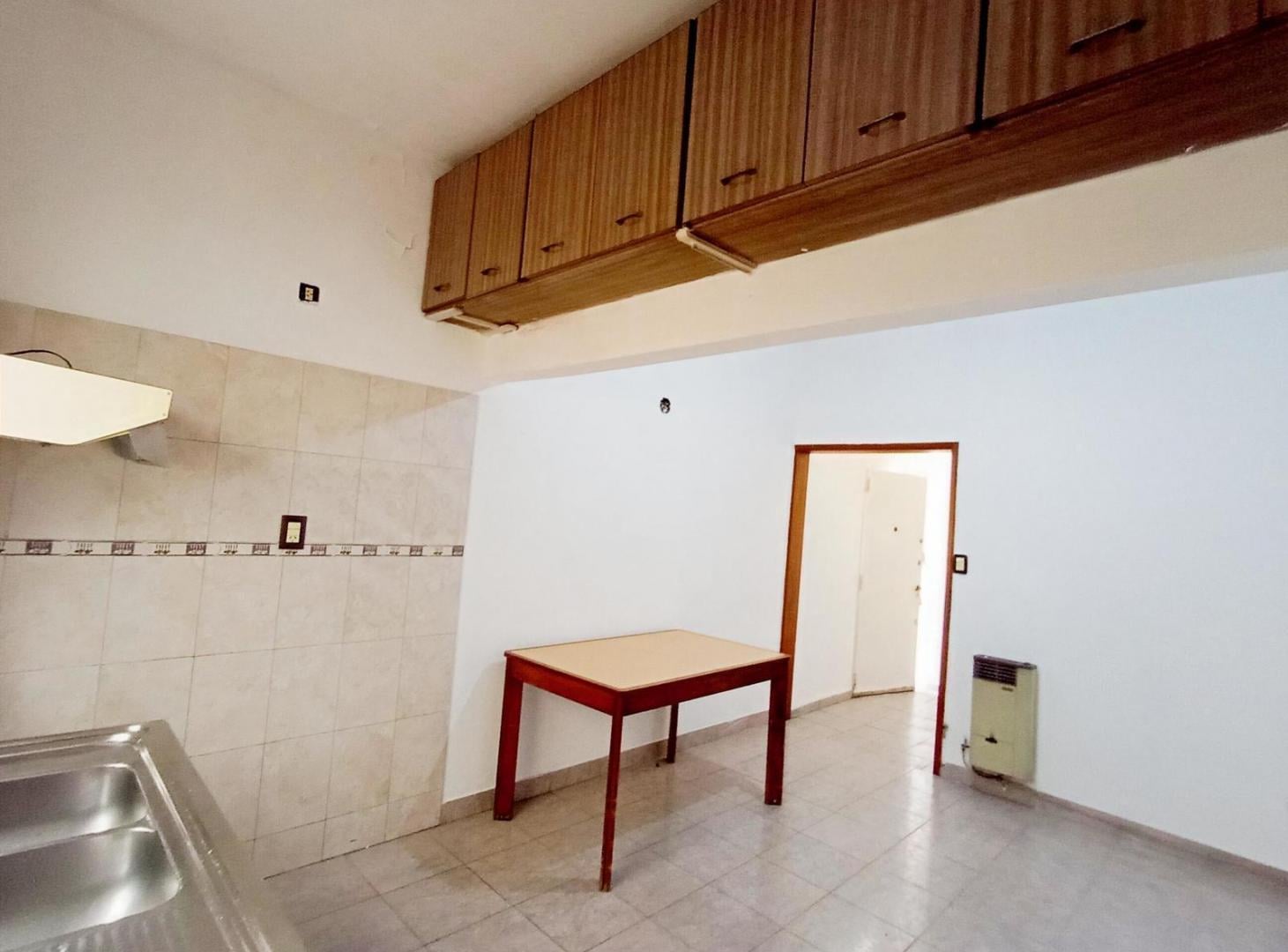 Foto de Venta PH 2 ambientes 94 m2 con amplio entre piso terraza en Lanús, imagen 5