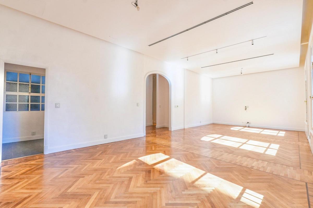 Foto de Venta Departamento 3 ambientes 157 m2 dependencia edificio histórico, imagen 2