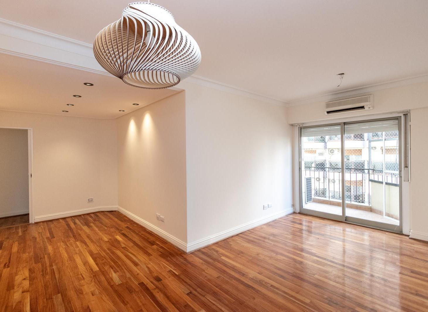Foto de Alquiler Departamento 4 ambientes con cochera y balcón en Caballito, imagen 2
