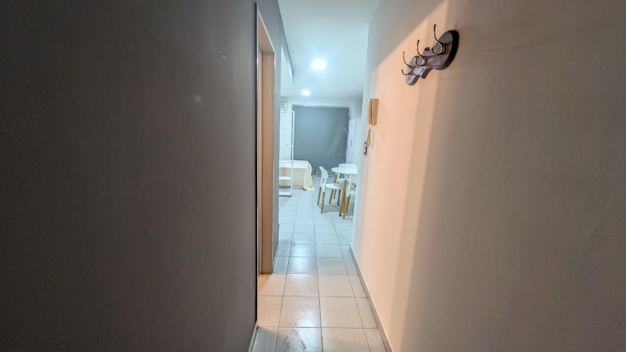 Foto de Alquiler monoambiente con balcón en La Plata, imagen 1