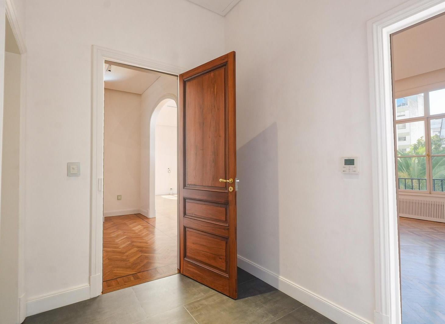 Foto de Venta Departamento 3 Ambientes 157 m² con dependencia Edificio, imagen 4