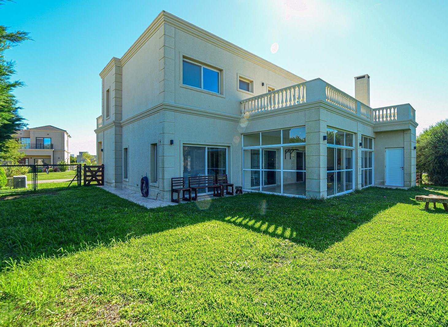 Foto de Venta casa 4 ambientes 212,47 m² jardin parrilla Barrio Los Talas, imagen 2