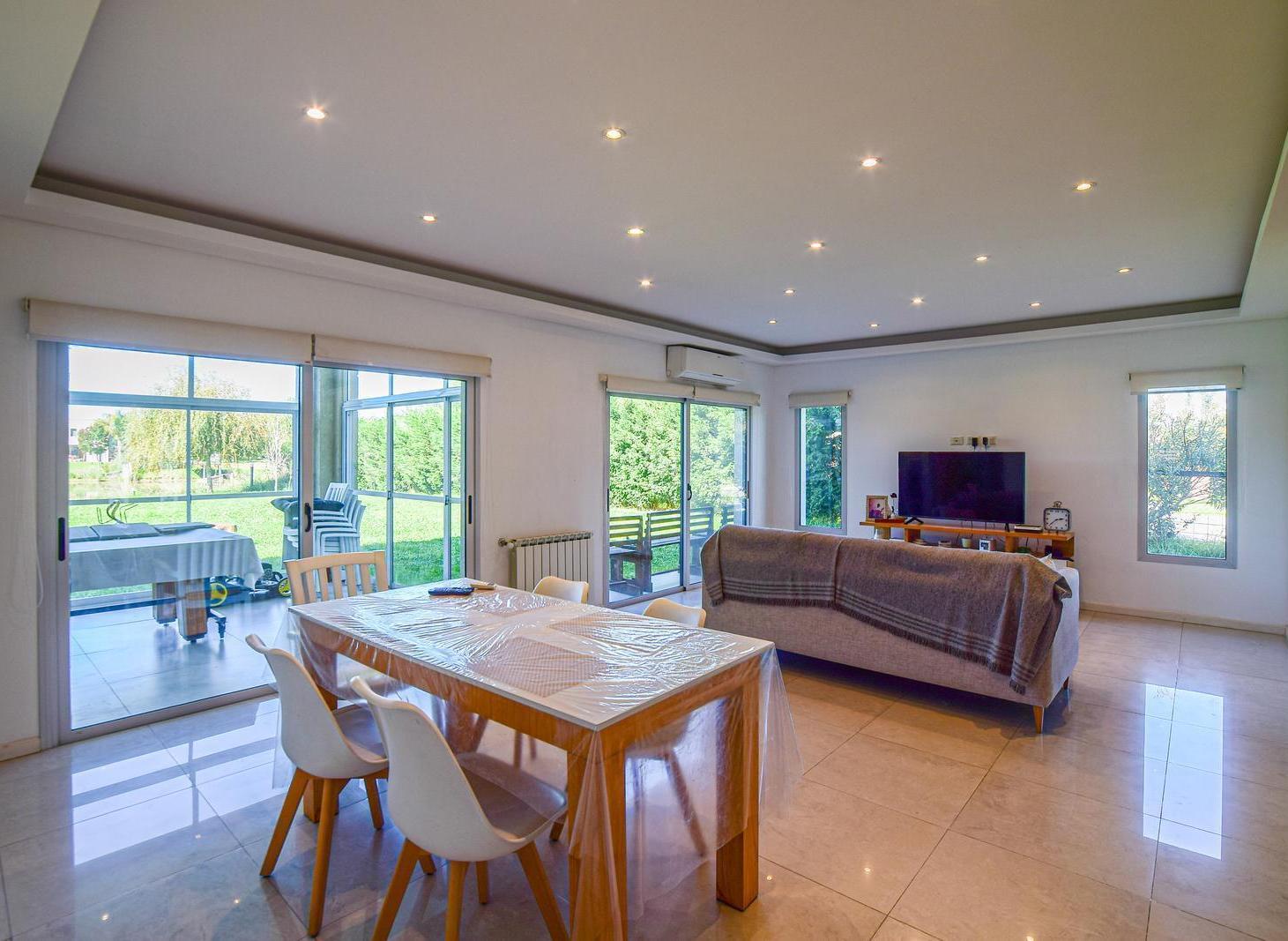 Foto de Venta casa 4 ambientes 212,47 m² jardin parrilla Barrio Los Talas, imagen 4