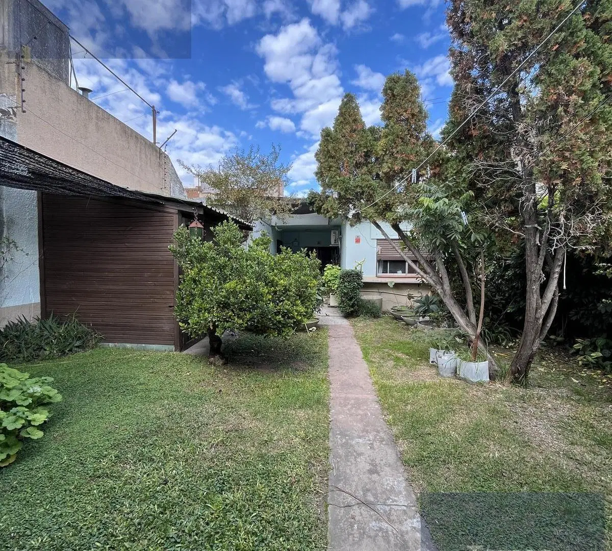 Casa con Gran Parque, Quincho y Cochera para 2 vehículos | Quilmes Oeste 2