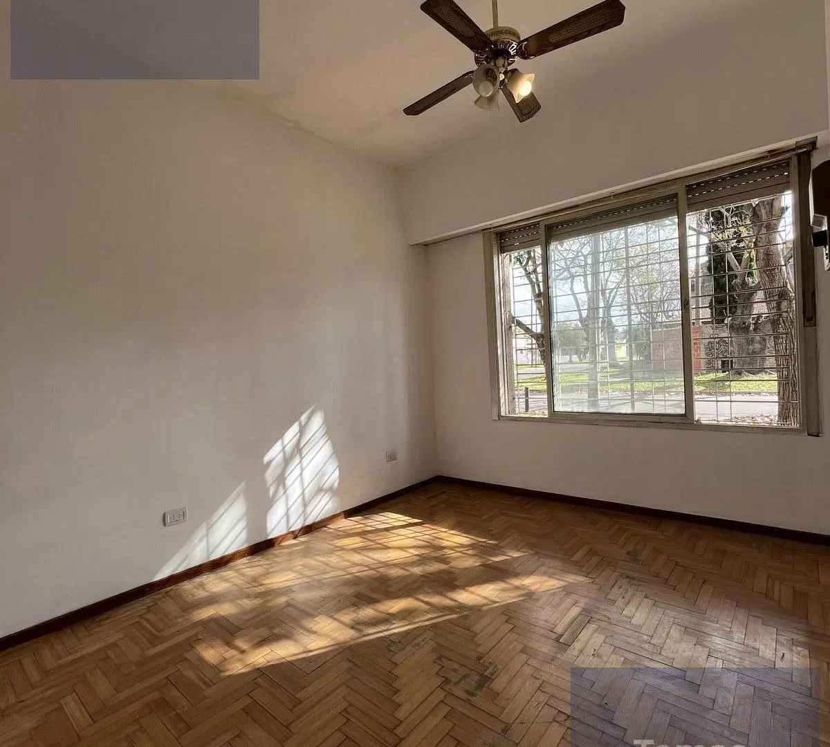 Casa 3 ambientes en esquina con cochera, patio y terraza | Apto Crédito | Quilmes Oeste 4