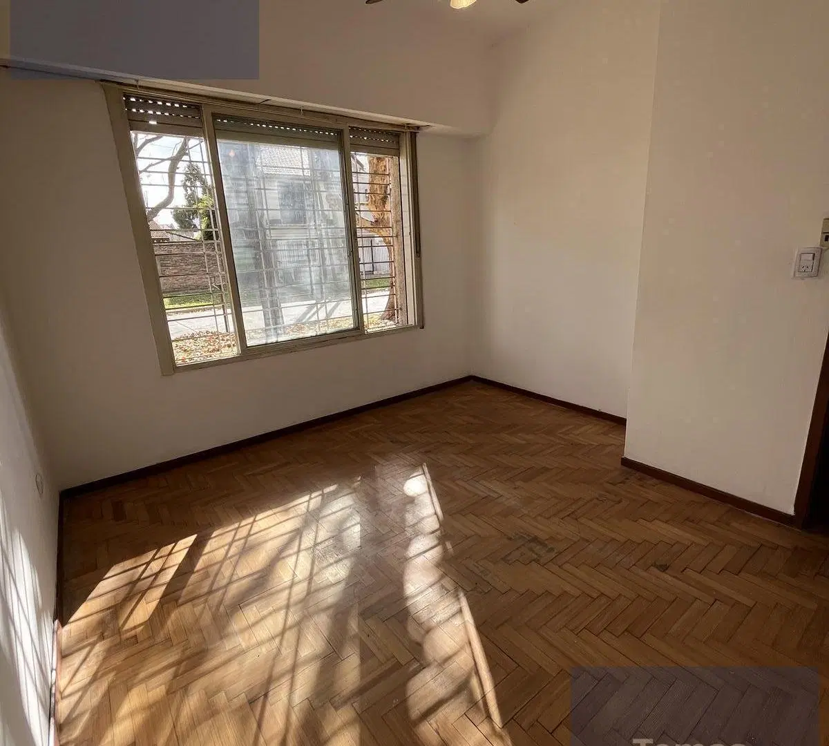 Casa 3 ambientes en esquina con cochera, patio y terraza | Apto Crédito | Quilmes Oeste 3