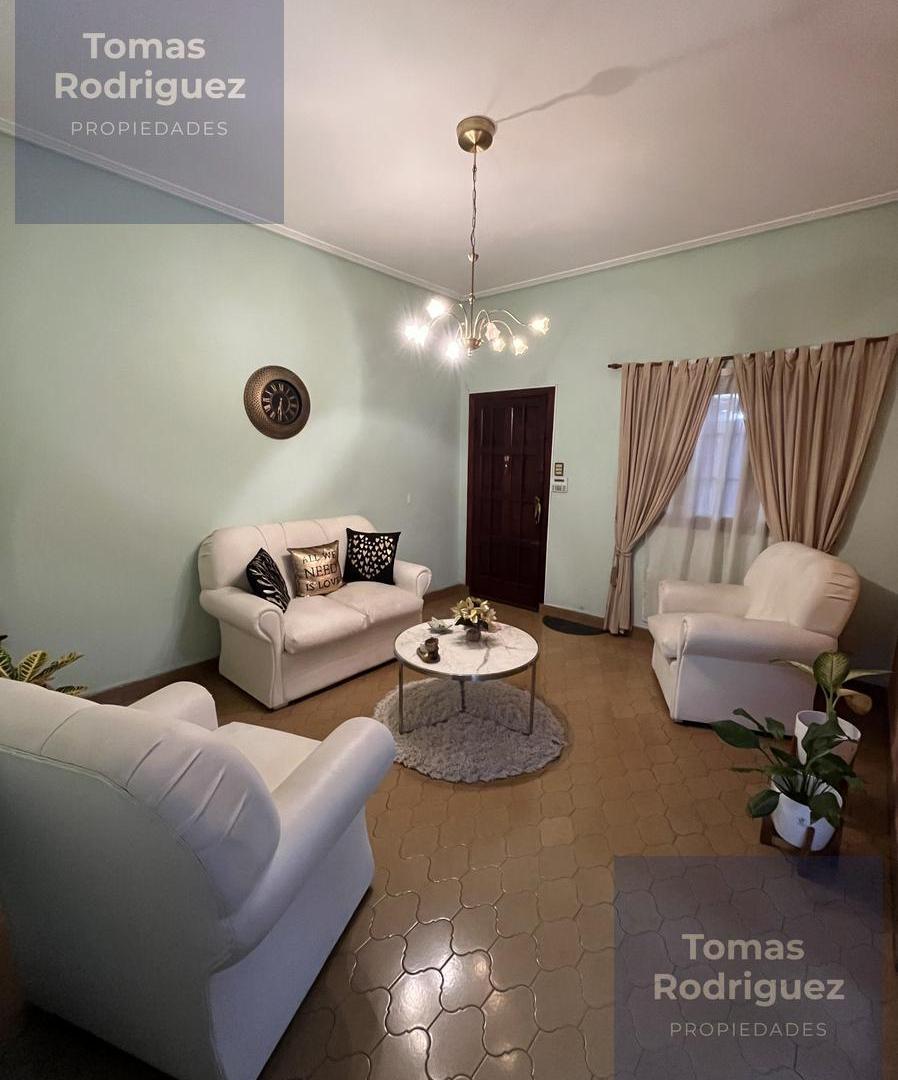 Foto de Casa de 5 ambientes con cochera, patio, parrilla y 4 dormitorios - Don, imagen 1