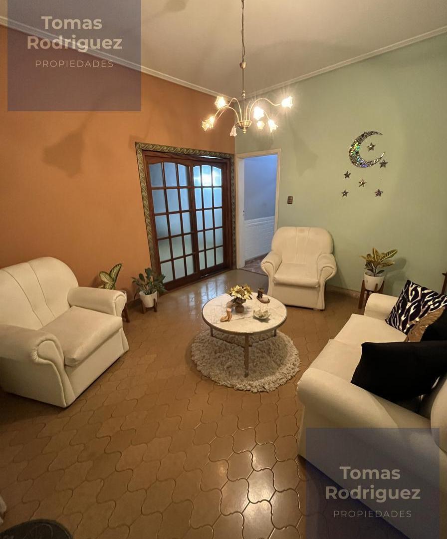 Foto de Casa de 5 ambientes con cochera, patio, parrilla y 4 dormitorios - Don, imagen 2