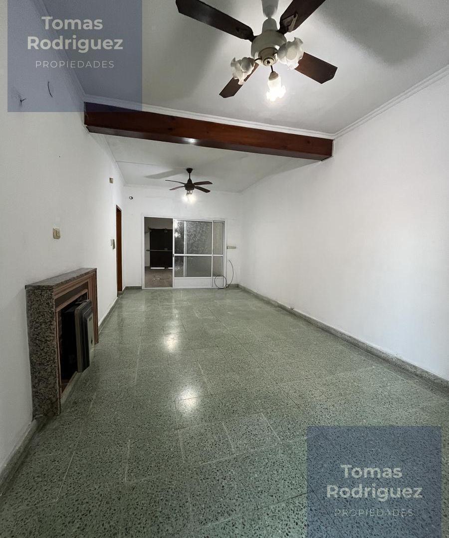 Foto de Casa 7 ambientes | 4 dormitorios | Quincho, 3 patios y Garage – Quilmes, imagen 4