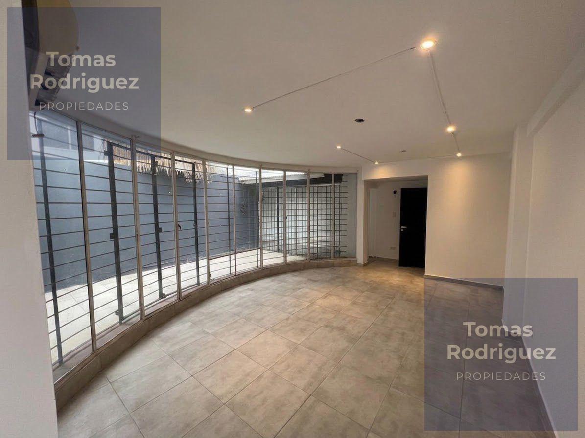 Foto de Amplio Monoambiente con Patio y A/A | Planta Baja | Zona Plaza Conesa, imagen 1