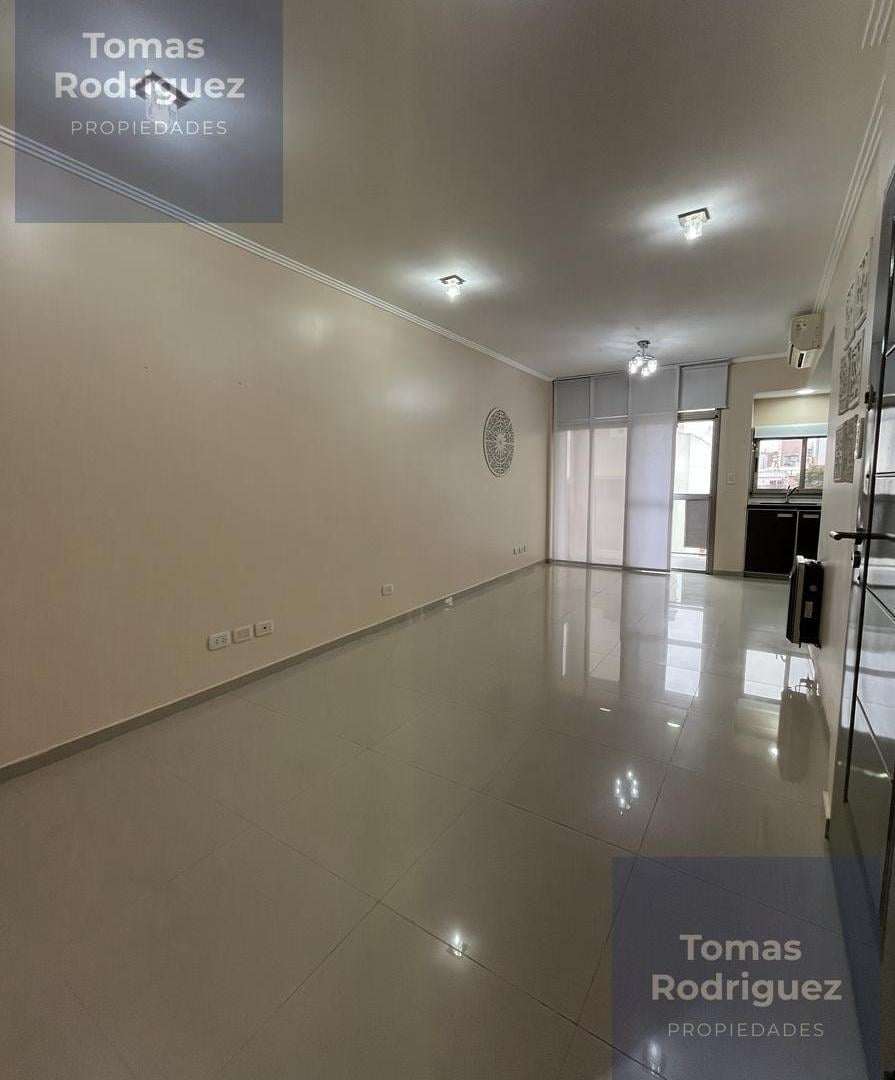 Foto de 2 Ambientes en Alquiler con 2 Balcones, Cochera Cubierta Y Suite, imagen 2
