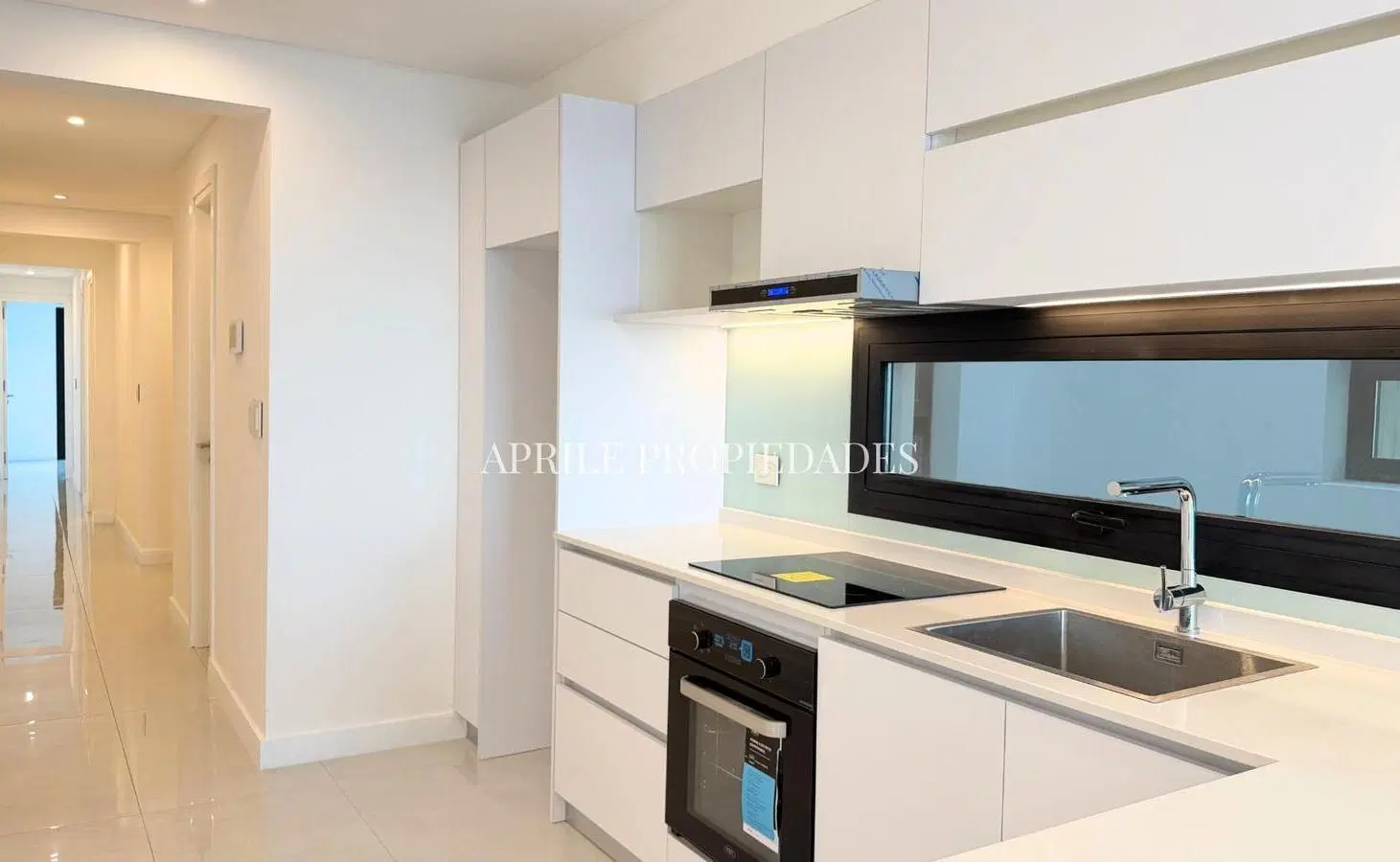 Exclusivo departamento 3 Amb. Frente al mar con cochera y amenities 2