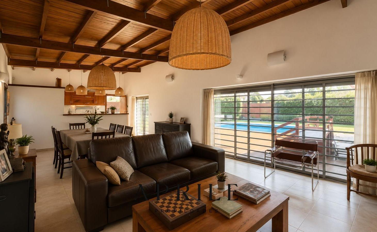 Foto de Casa 4 Ambientes en Venta sobre amplio lote | Barrio Chapadmalal, imagen 2