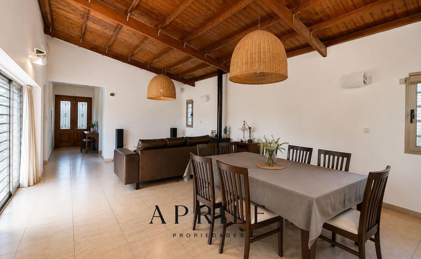 Foto de Casa 4 Ambientes en Venta sobre amplio lote | Barrio Chapadmalal, imagen 1