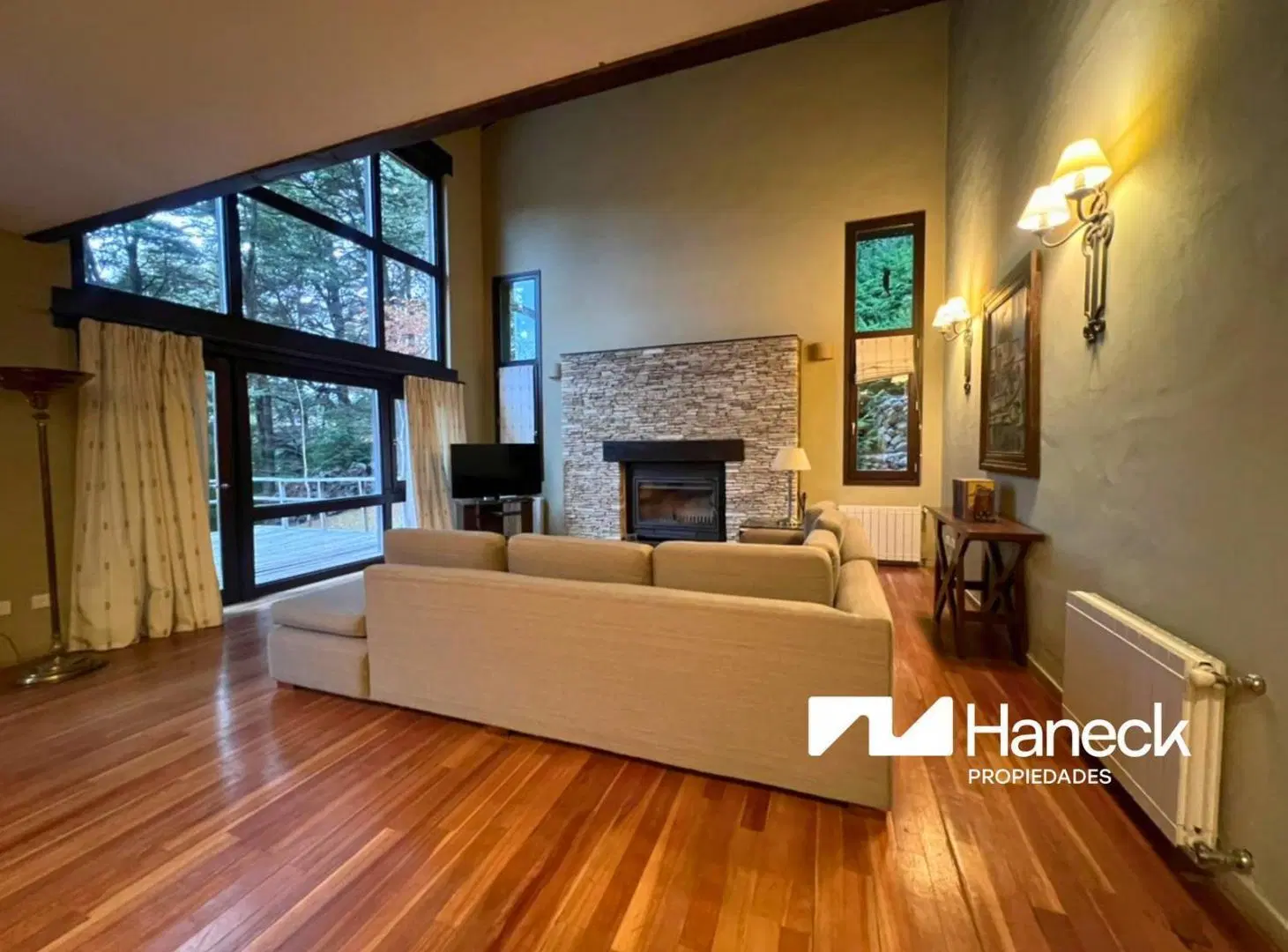Venta Casa en Arelauquen 4 dormitorios, San Carlos de Bariloche 2